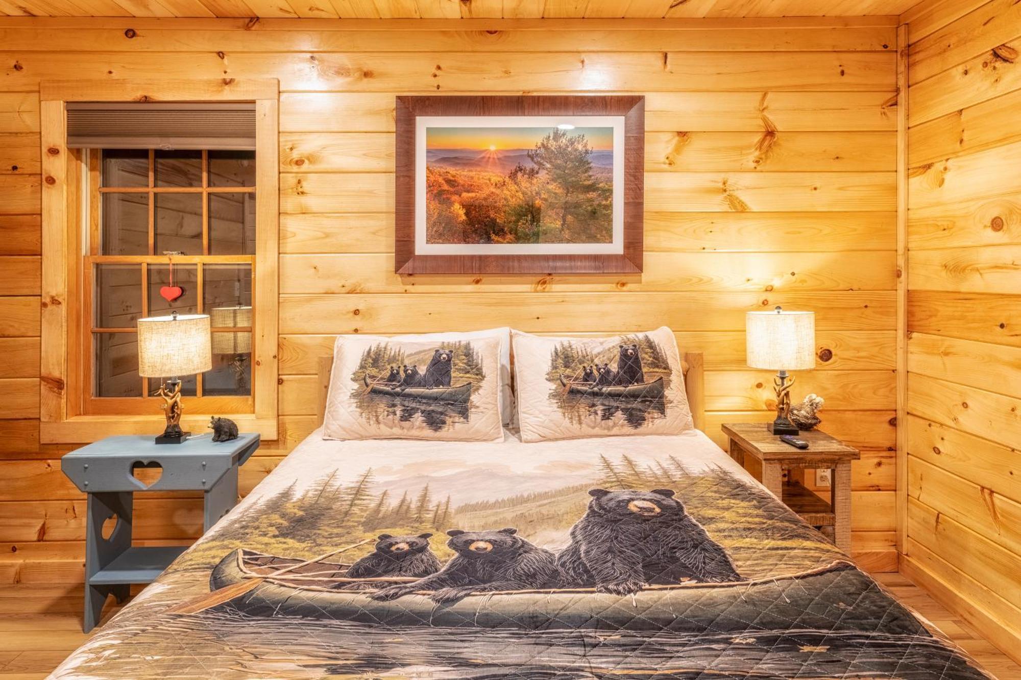 Real Log Cabin With Amazing Views, Hot Tub, Sauna, Games Гатлинбург Экстерьер фото