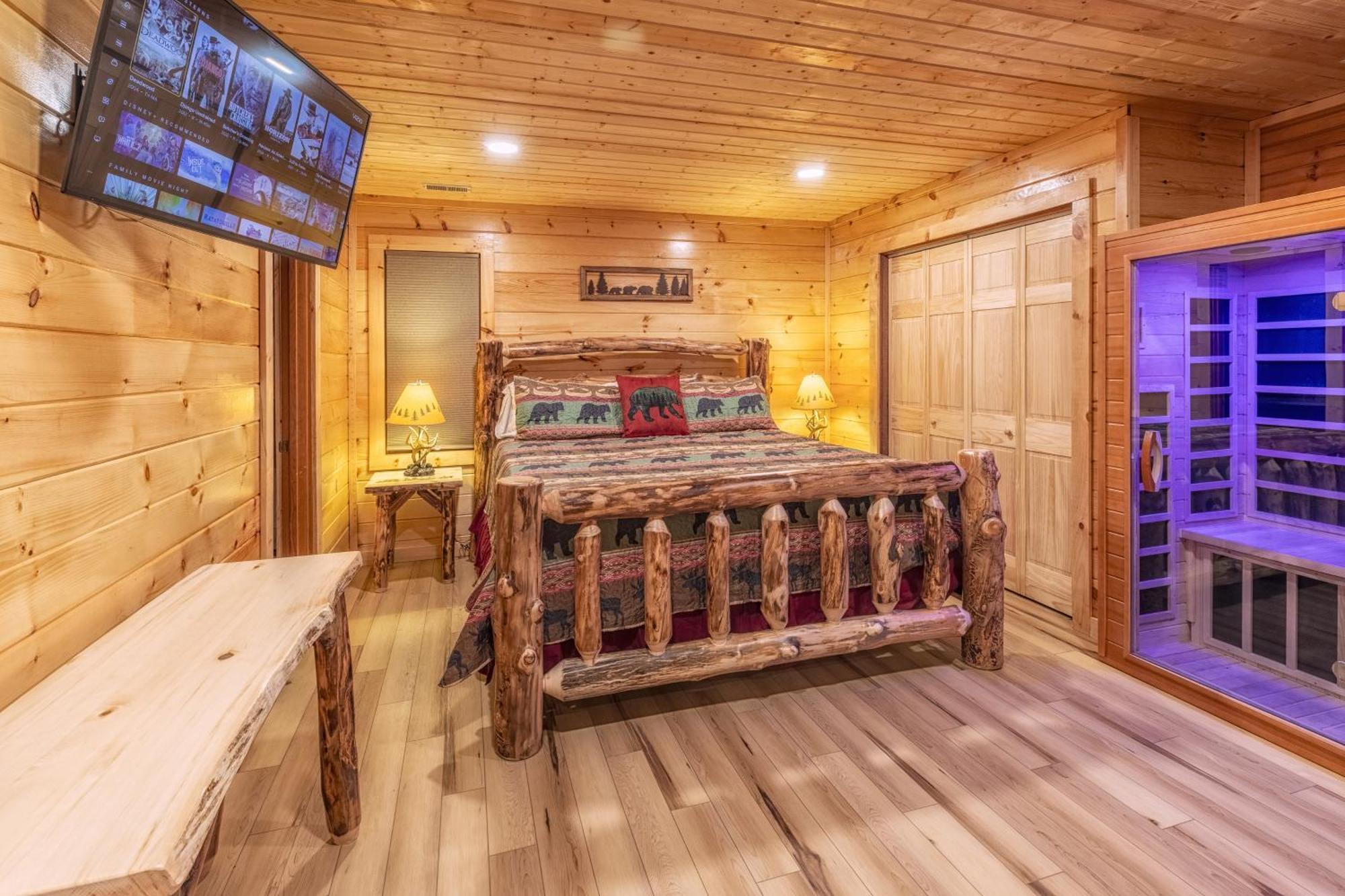 Real Log Cabin With Amazing Views, Hot Tub, Sauna, Games Гатлинбург Экстерьер фото