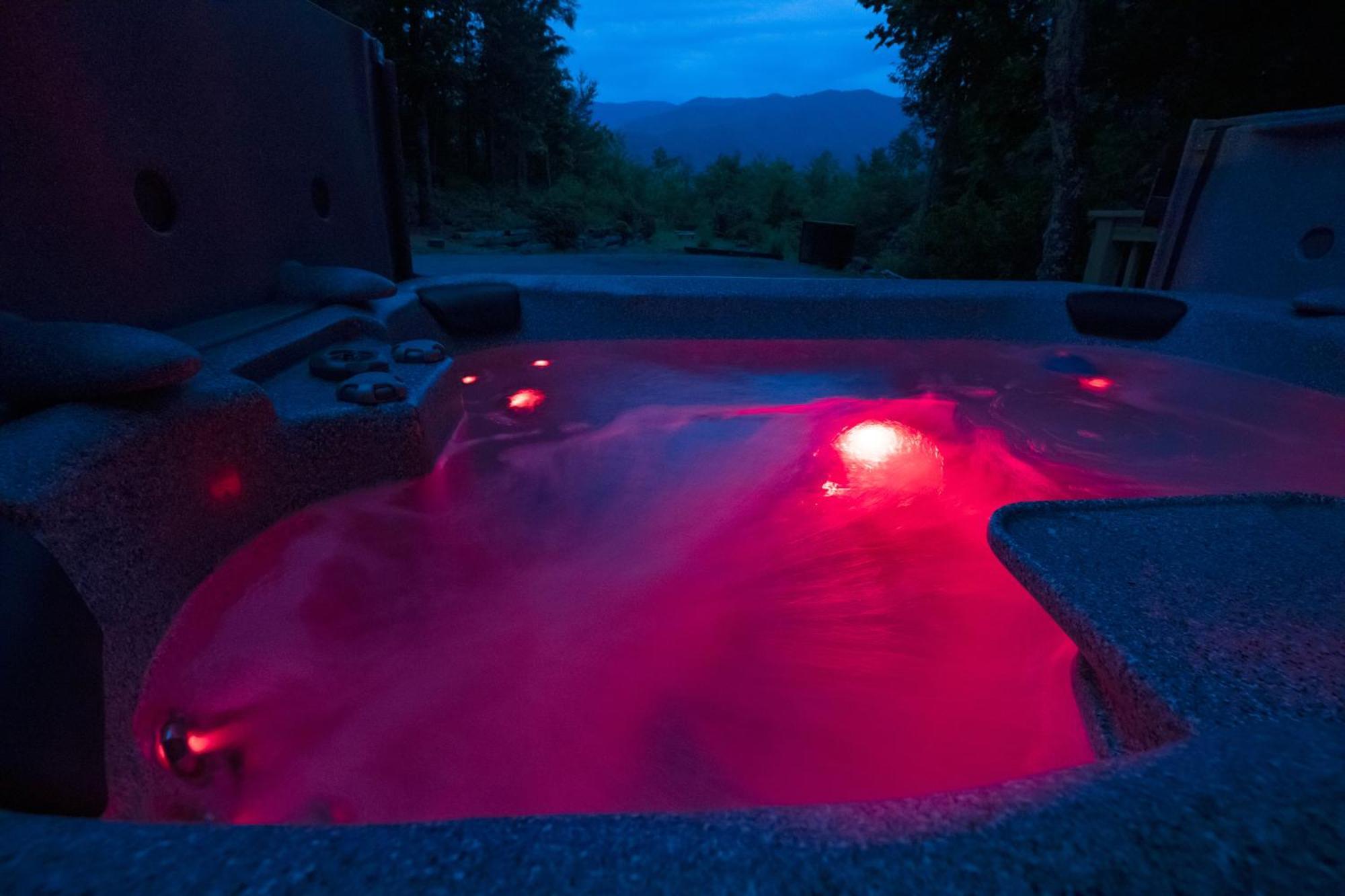 Real Log Cabin With Amazing Views, Hot Tub, Sauna, Games Гатлинбург Экстерьер фото
