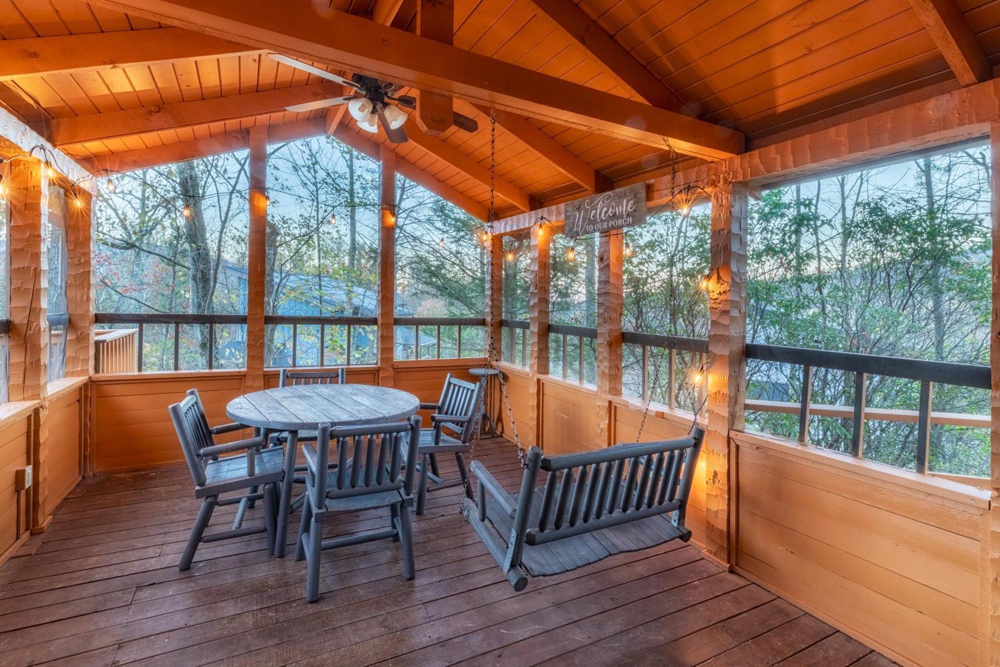 Real Log Cabin With Amazing Views, Hot Tub, Sauna, Games Гатлинбург Экстерьер фото